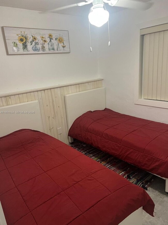 Building Photo - 5620 SW 38th St