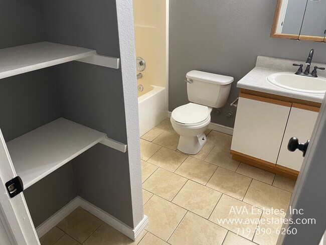 Building Photo - 693 E Laporte Dr