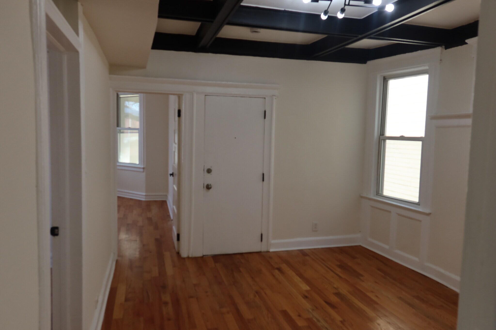 Building Photo - 26 Linden Ave