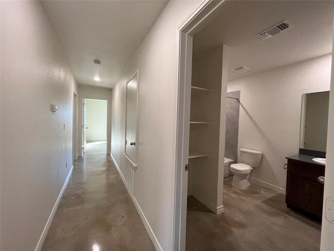 Building Photo - 2316 Alterman Dr