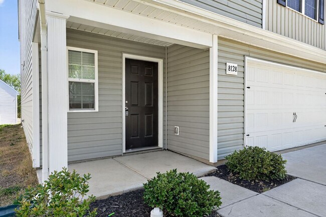 Building Photo - Spacious 4BR House in Charlotte