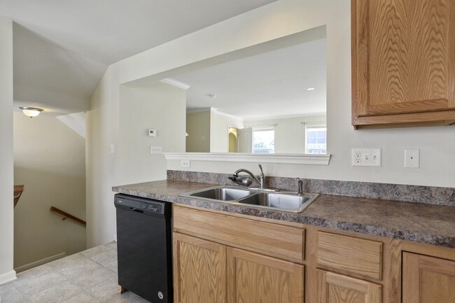 Building Photo - 18 Chillingham Ct