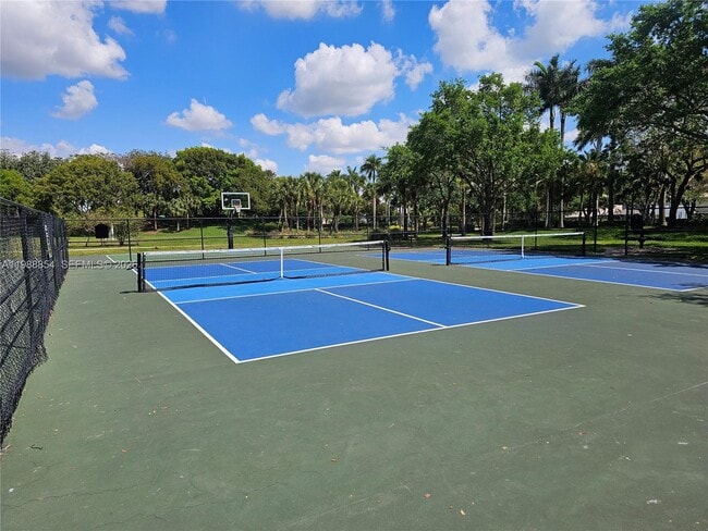 Building Photo - 4279 Greenbriar Ln