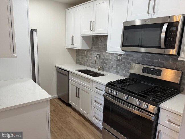 Building Photo - 5538 Karen Elaine Dr
