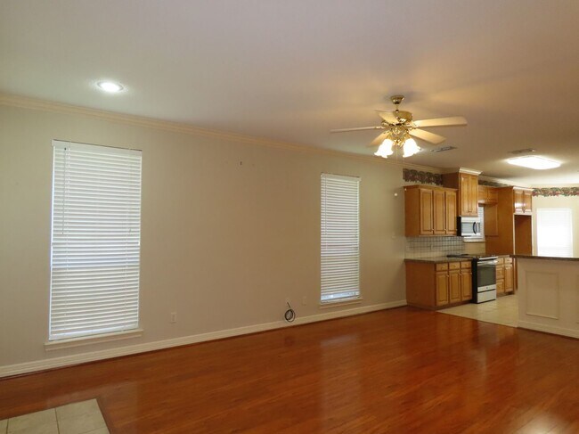 Building Photo - Cozy 3 Bedroom 2 Bathroom In Tyler!!