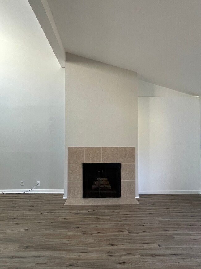 Primary Photo - 2639 Pirineos Way