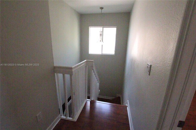 Building Photo - 14758 SW 9th Ln