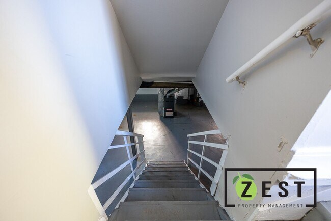 Building Photo - BEAUTIFUL 3 BED HOME