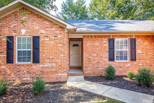 Building Photo - 31 Newcastle Dr