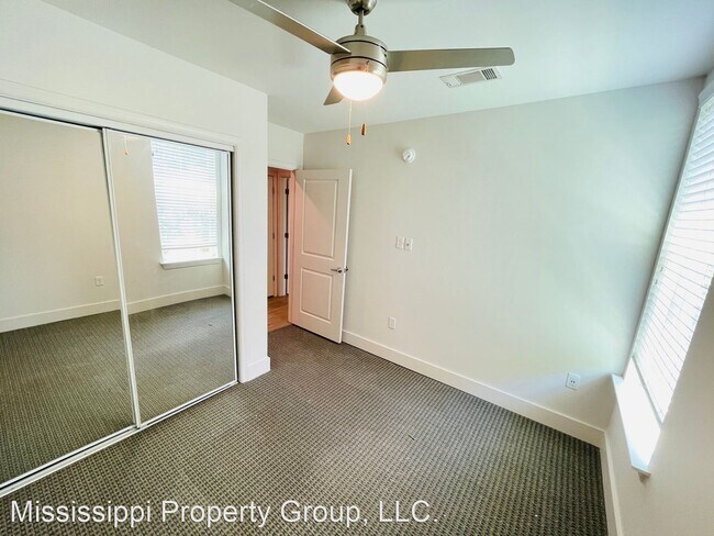 Building Photo - 3 br, 3.5 bath House - 514 Jackson Ave, Un...