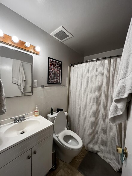 Building Photo - 509 N Bowdoin Pl