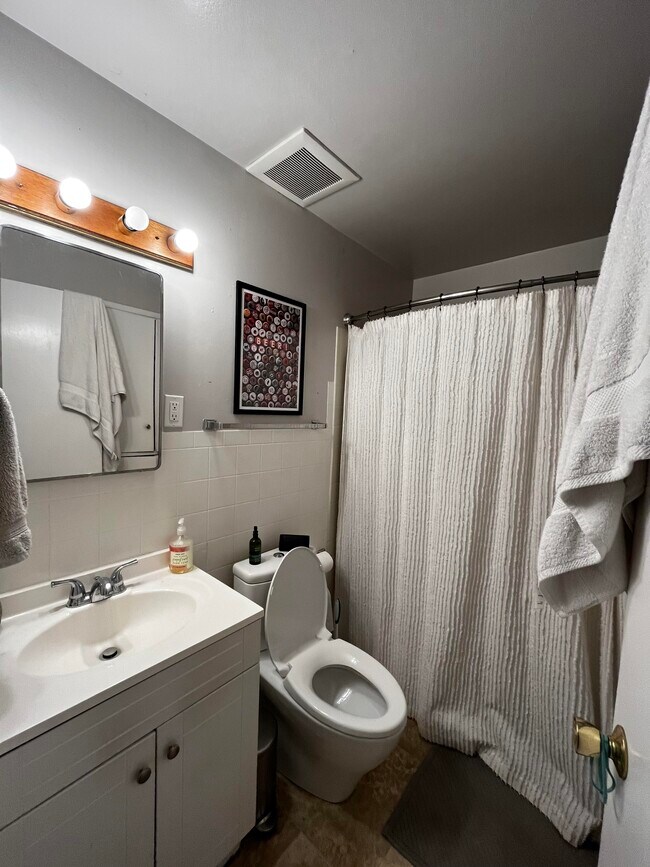 Building Photo - 509 N Bowdoin Pl