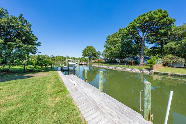 Building Photo - 2406 Jib Cir