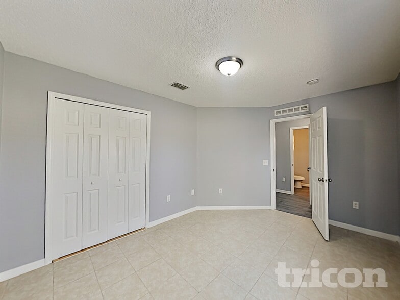 Building Photo - 810 Ognon Ct