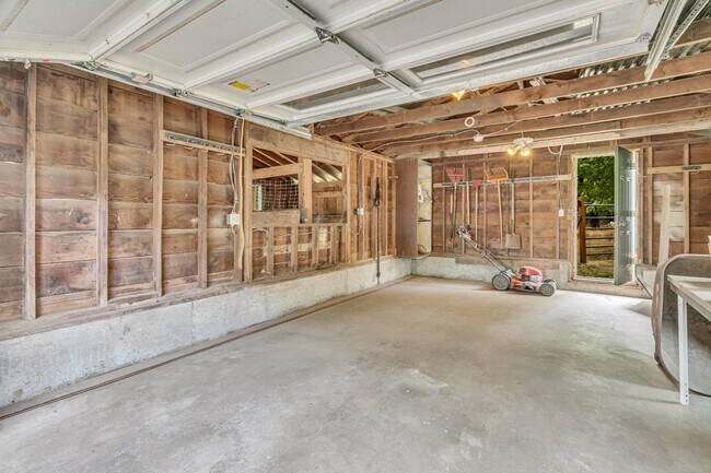 Building Photo - 6814 100th St E