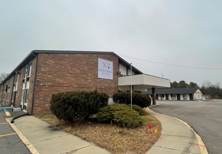 Building Photo - 4380 W Pierson Rd