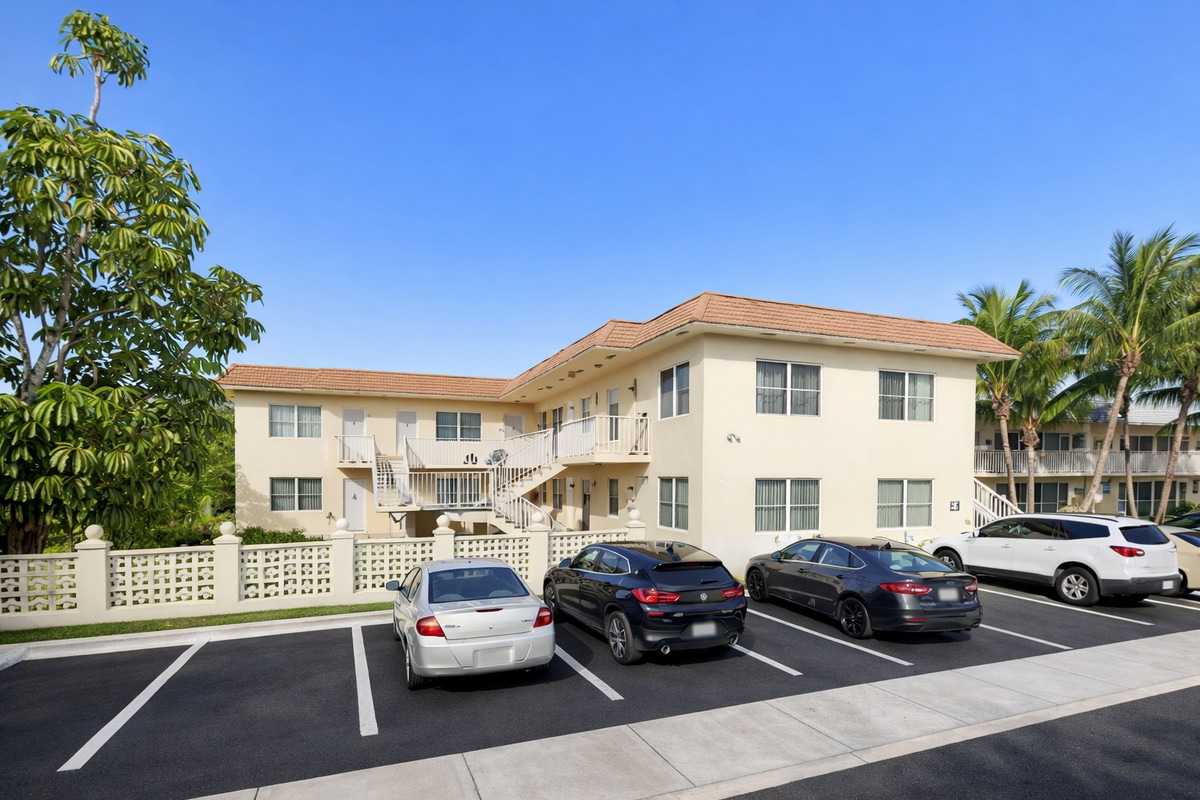 Building Photo - 623 NE 2nd St