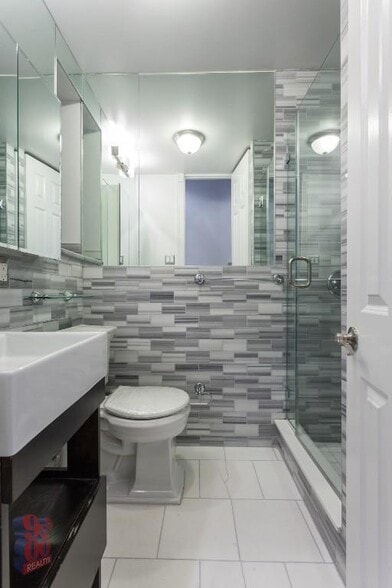 Building Photo - 248 Mott St