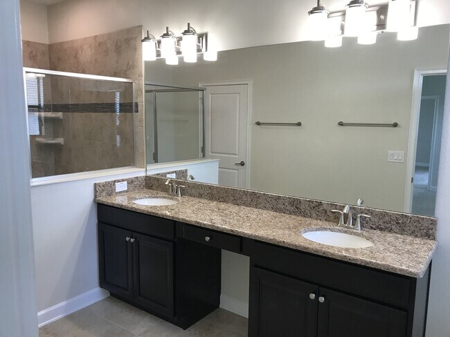 Building Photo - 3/2 Plus Den Located in Summerlake $2895