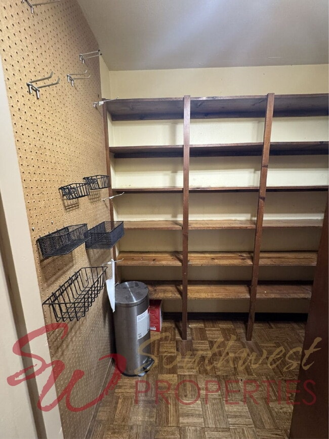 Building Photo - 2 bedroom 2 bath on a 12 acre paradise!