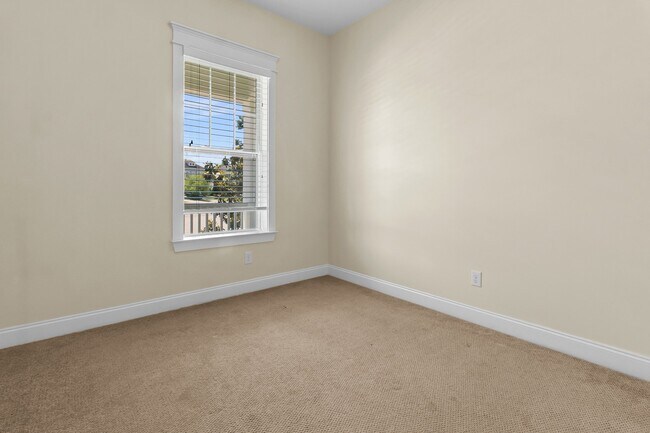 Building Photo - 3688 Maidstone Dr