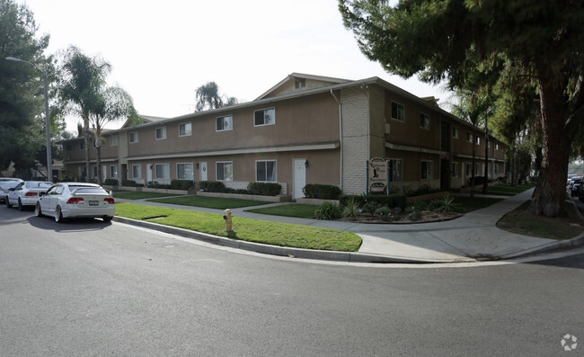 Primary Photo - Pine Street Apartments