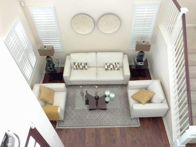 Building Photo - Stunning 3-Bedroom/3-Bathroom in Sunny Ewa...