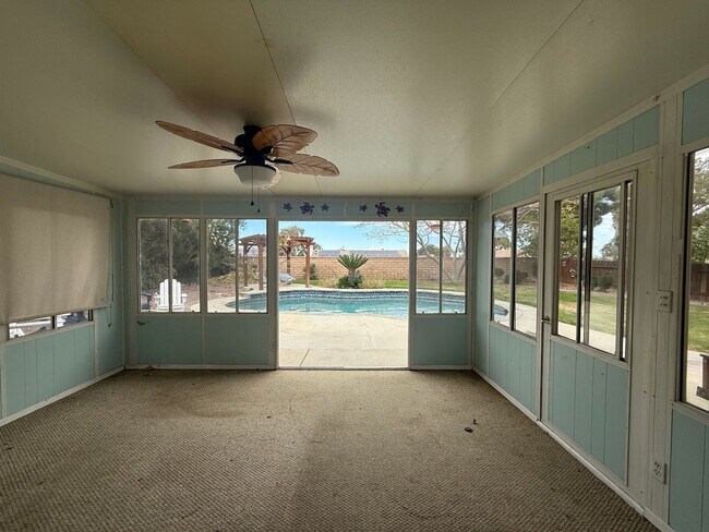 Building Photo - Quartz Hill 3 Bedroom 2 Bathroom