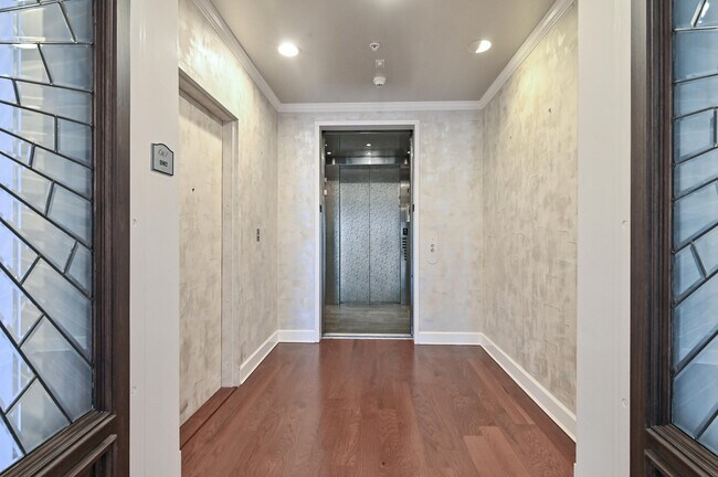 Building Photo - 400 Kelly Plantation Dr
