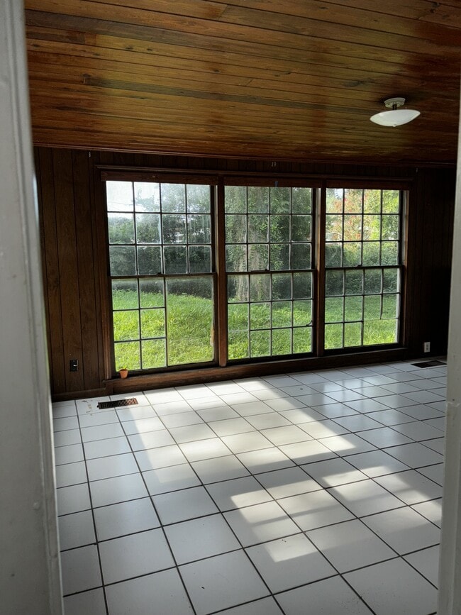 Building Photo - 5720 Cedar Park Ln