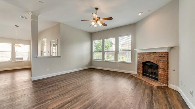 Building Photo - 10733 Vista Heights Blvd