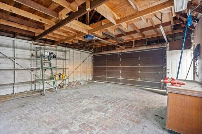 Building Photo - 928 Walnut Ave