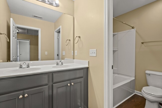 Building Photo - 363 Sanctuary Park Dr