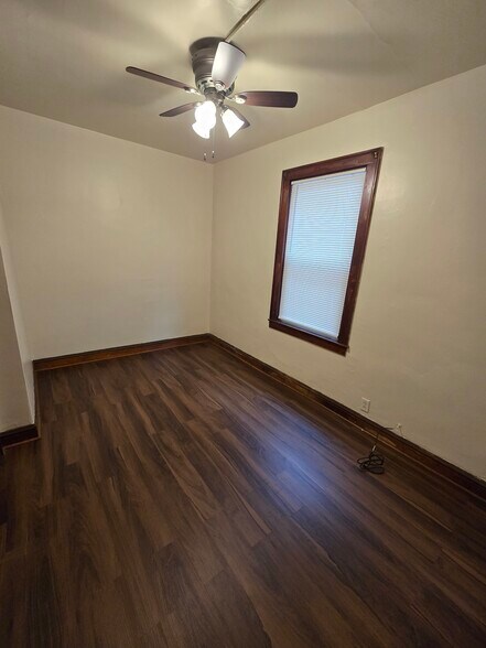 Building Photo - 8417 S Burnham Ave