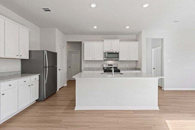 Building Photo - 10811 Hickory Ln