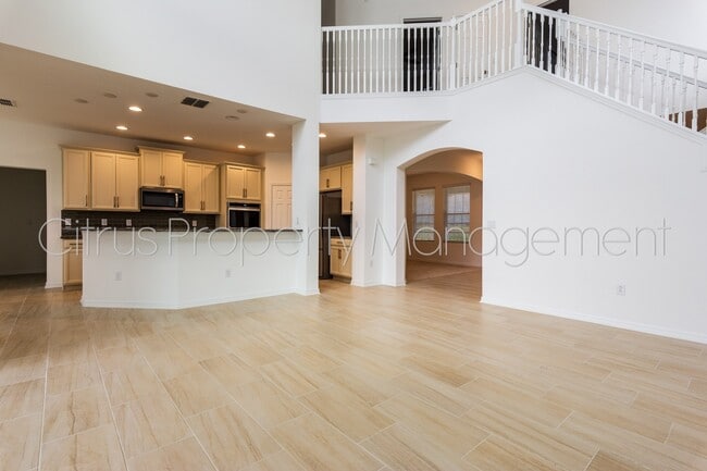 Building Photo - Beautiful Waterfront Home (4/3.5) in Grove...