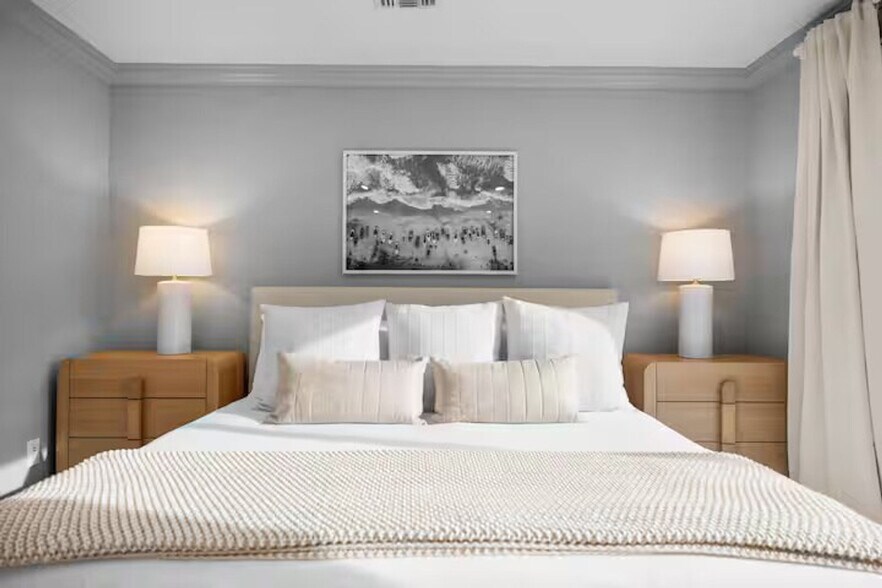 Building Photo - 5870 Cactus Way