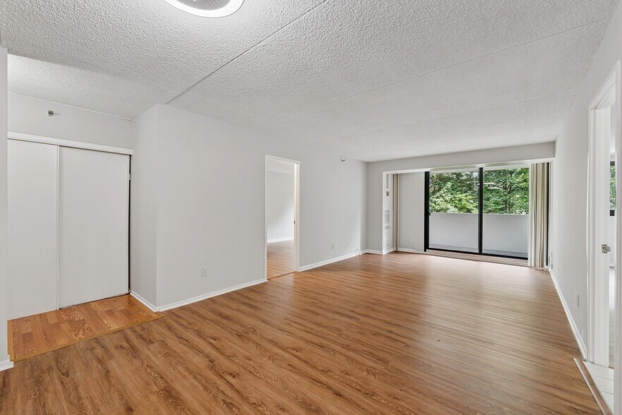 Building Photo - 5911 Edsall Rd