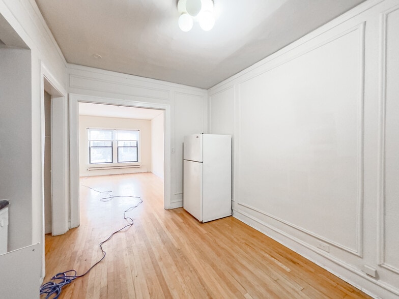 Building Photo - 1036 Dempster St