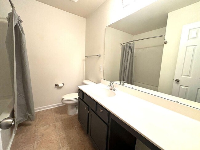 Building Photo - Available Now-Beautiful 4 BR/3BA Home