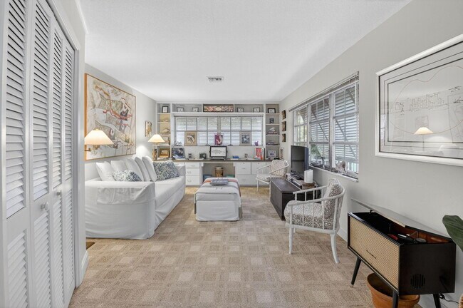 Building Photo - 30 Spanish River Dr