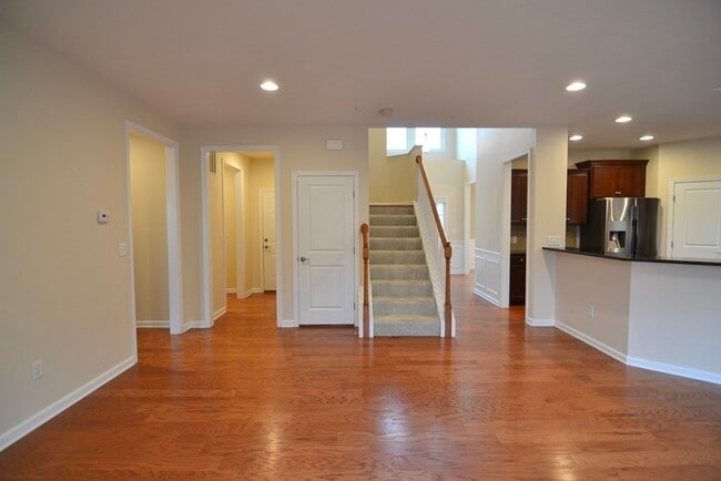 Building Photo - 8 Spicebush Ct