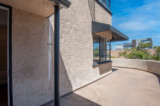 Building Photo - 3740-3748 6th Avenue