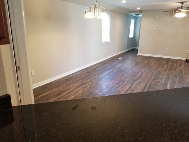Building Photo - Beautiful Executive Home