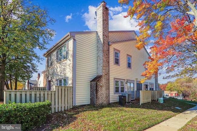 Building Photo - 13164 Musicmaster Dr