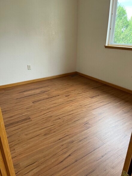 3rd bedroom - 2232 Sweetwater Creek Dr