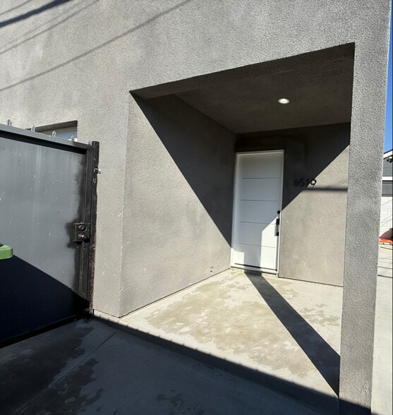 Building Photo - 6519 Broadway Ave