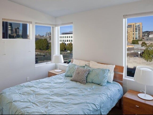 Building Photo - 1607 Apartments