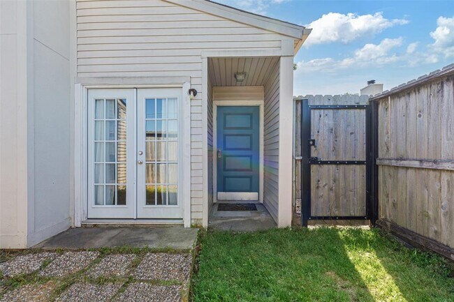 Building Photo - 6401 Deihl Rd