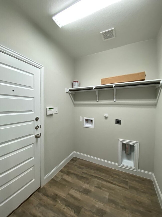 Building Photo - Live Minutes from Historic Gruene and Downtown New Braunfels! 4/3/2 Home in Gruenefield Subdivisi...